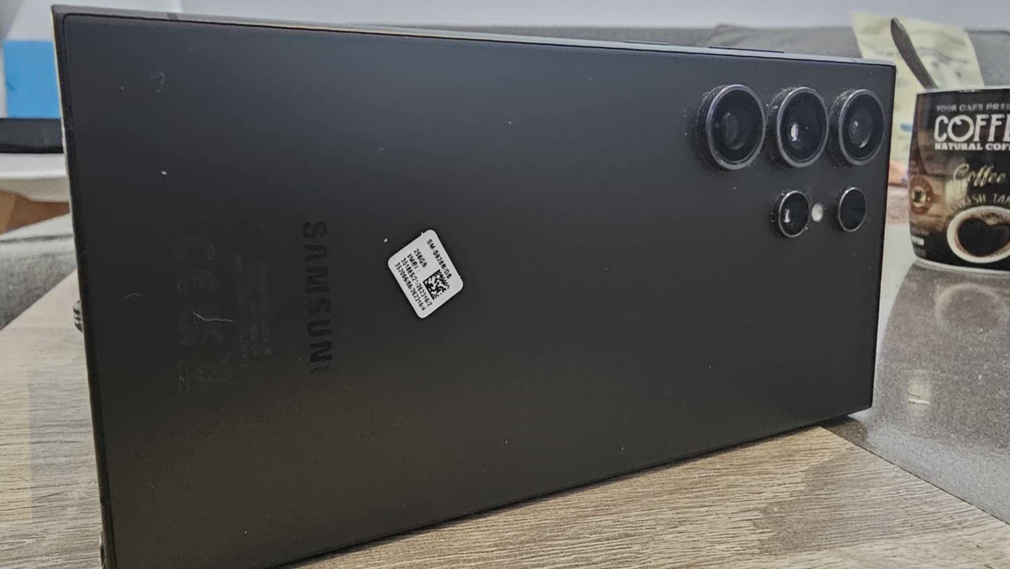 Продавам Samsung Galaxy S24 Ultra 256/12GB