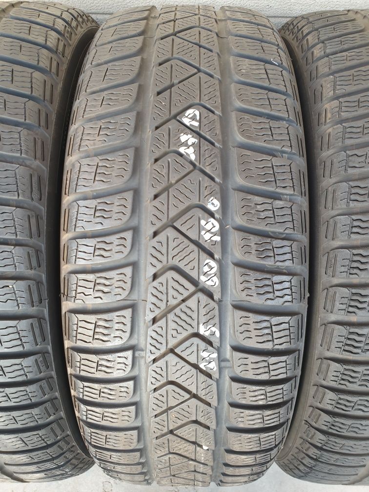 Зимни гуми 4 броя PIRELLI SottoZero3 215 60 R16 дот 0522