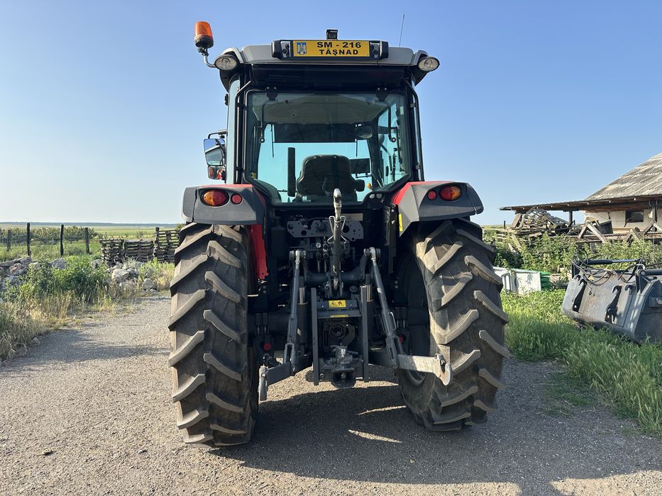 Tractor Massey Ferguson 5711 M