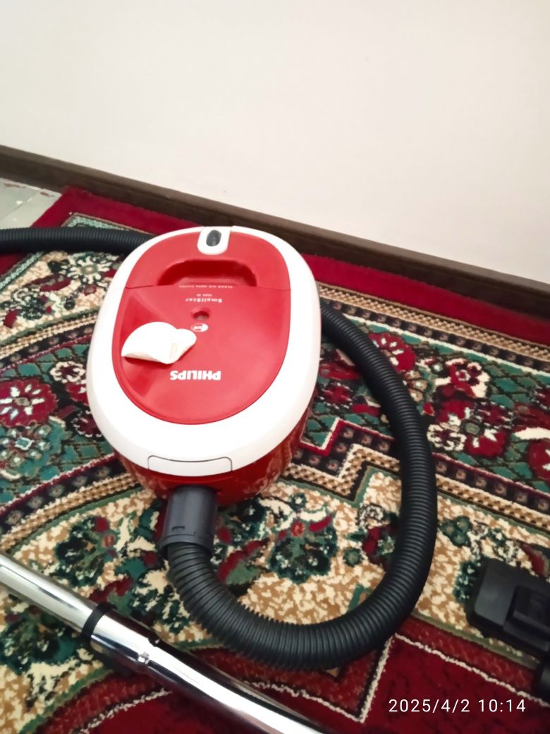 Пелесос Pilips 1600 w