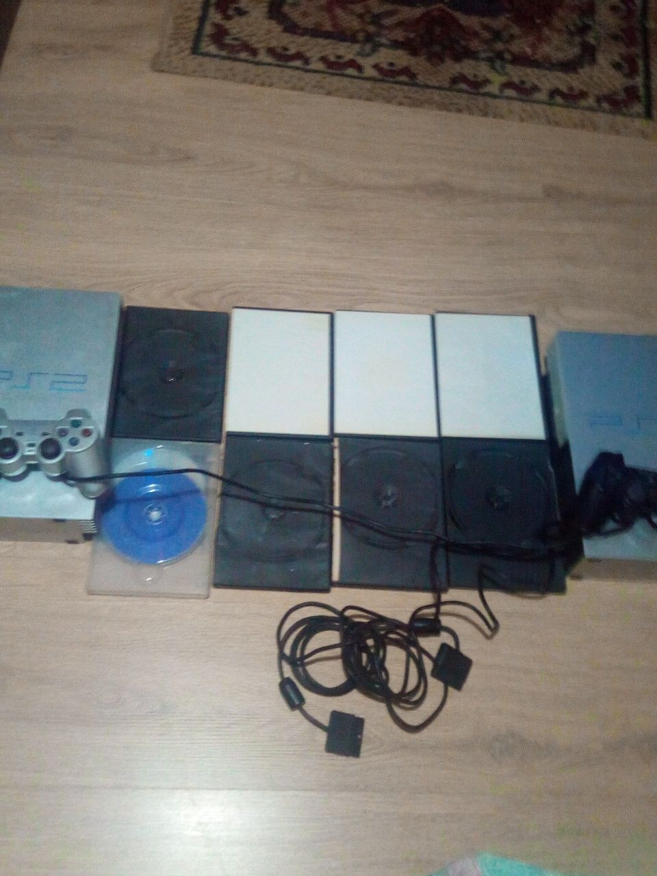 Vand 2 PlayStation 2+10 jocuri