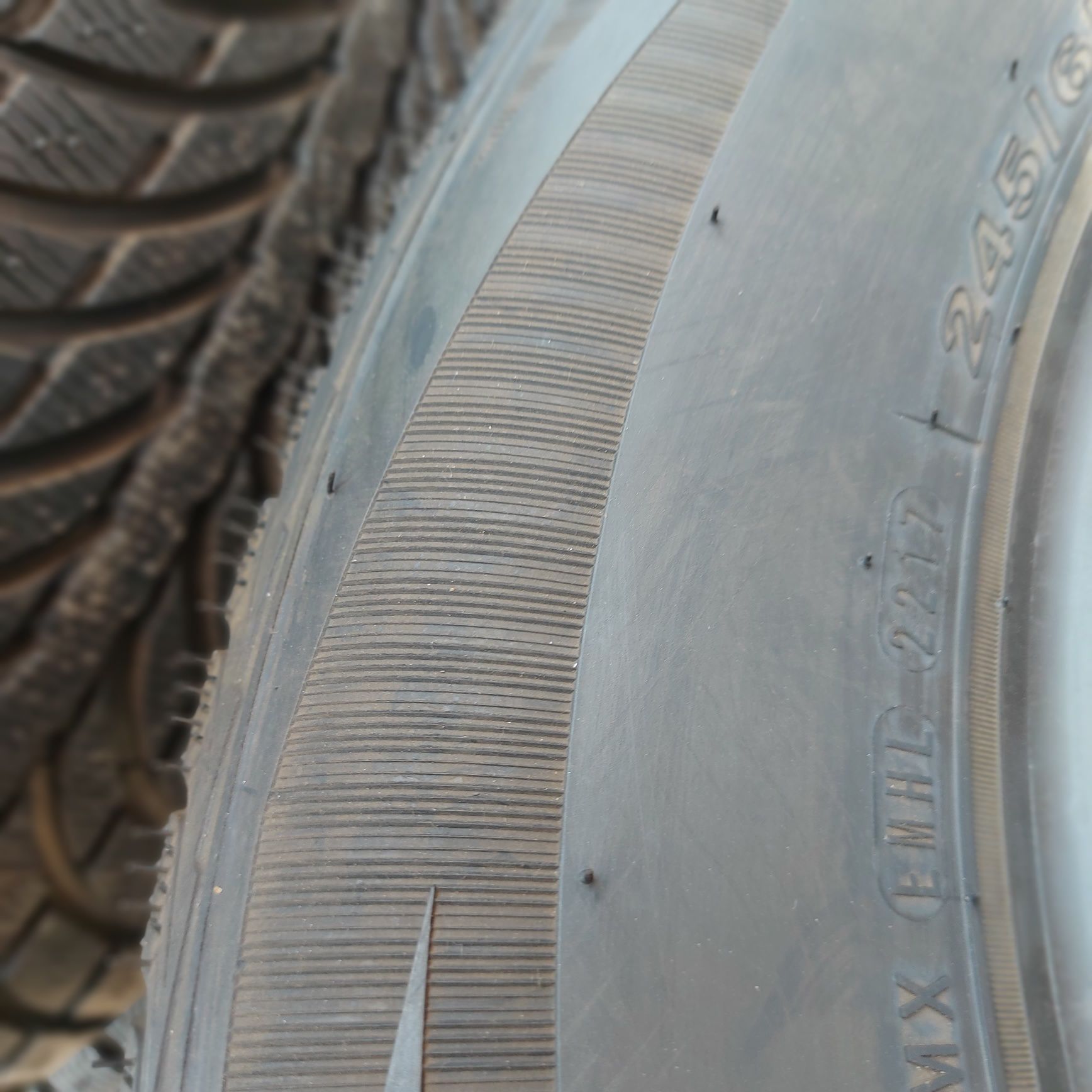 245/65/17"Nexen 3бр.гуми нови