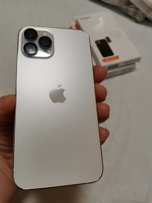 Iphone 12 Pro бял