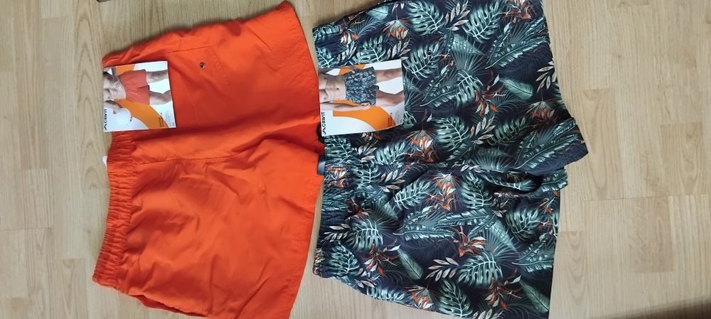 Set 2 sorturi plaja L ,cu etichetă