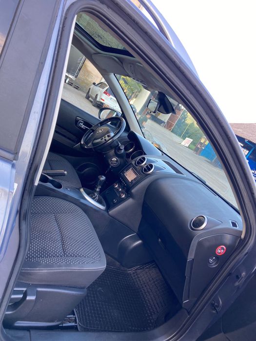 Vand Nissan Qashqai+2 an 2009