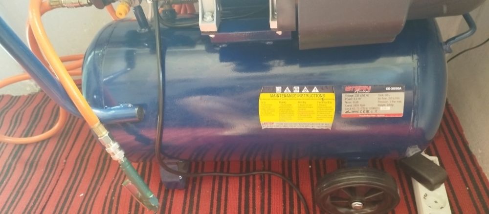 Compresor Stern CO3050A, 3 CP, 50 l, 8 bar, 350 l/min, cu ulei