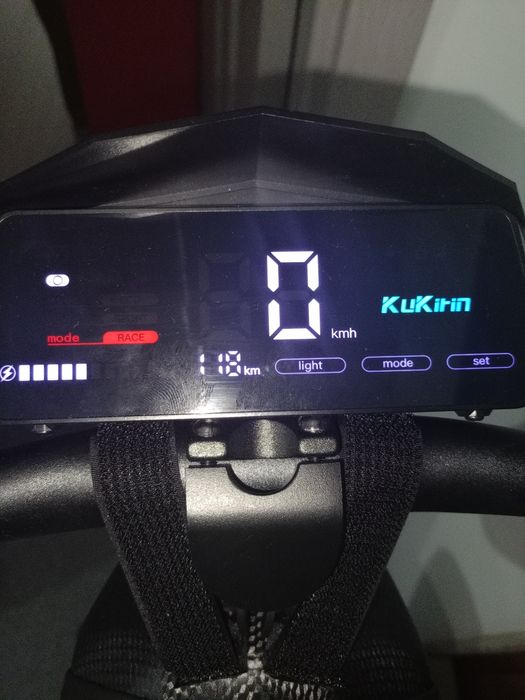 Trotineta kukirin G2 aproape noua