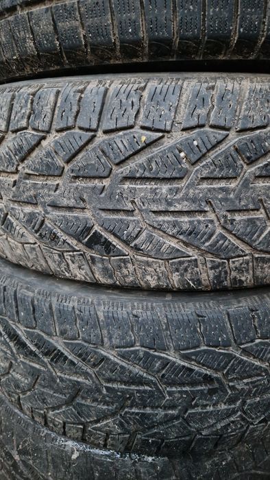 Vand 6 cauciucuri iarna 235 55 r19