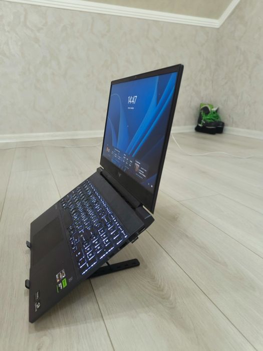 HP VICTUS 2050 Идеал