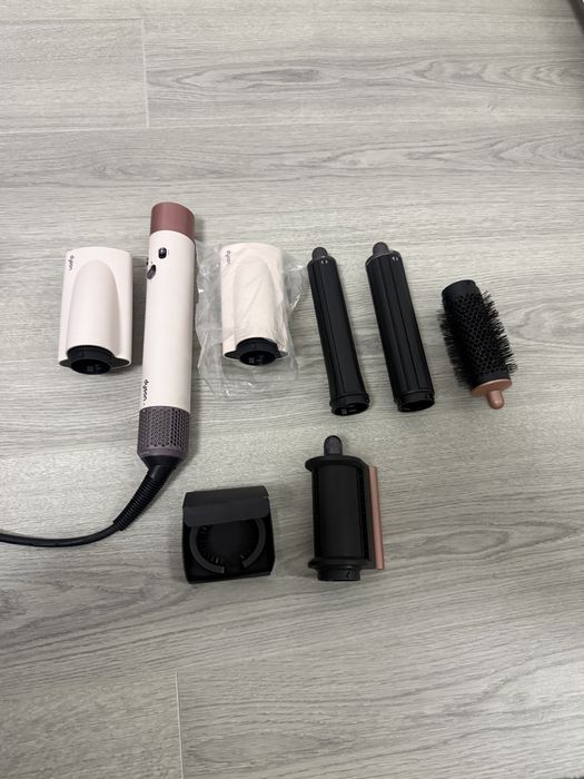 Dyson airwrap ca nou