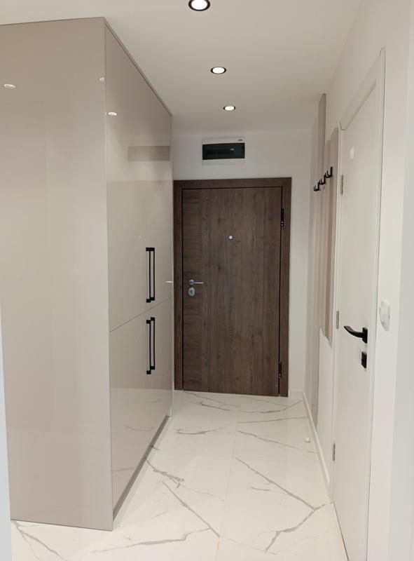 Дава се под наем Тристаен апартамент в Пловдив, Остромила - 116 кв.м за 700 € - Снимка #7