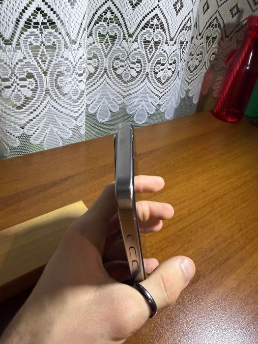 Продавам Iphone 15 pro