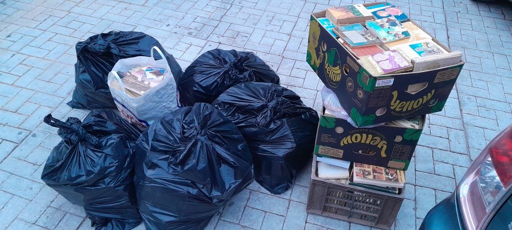 Cărți vechi. Vând urgent.