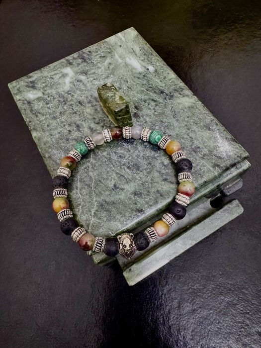 Мужские браслеты из натурального камня