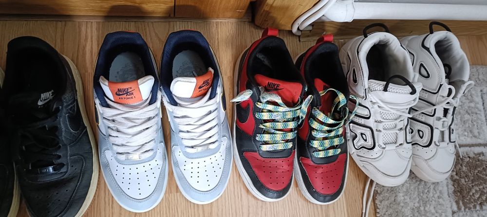 Vând adidași originali