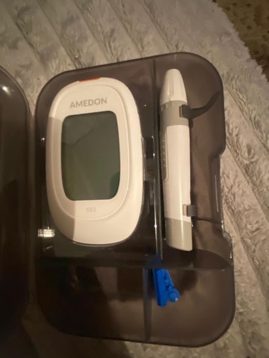 Продам глюкометр amedon