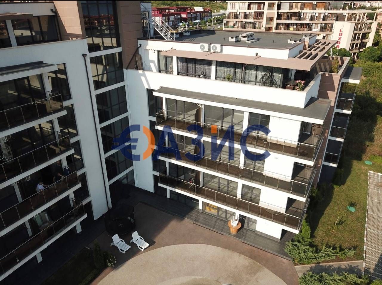 Продава се Тристаен апартамент в Свети Влас - 101 кв.м за 1146 €/кв.м - Снимка #13