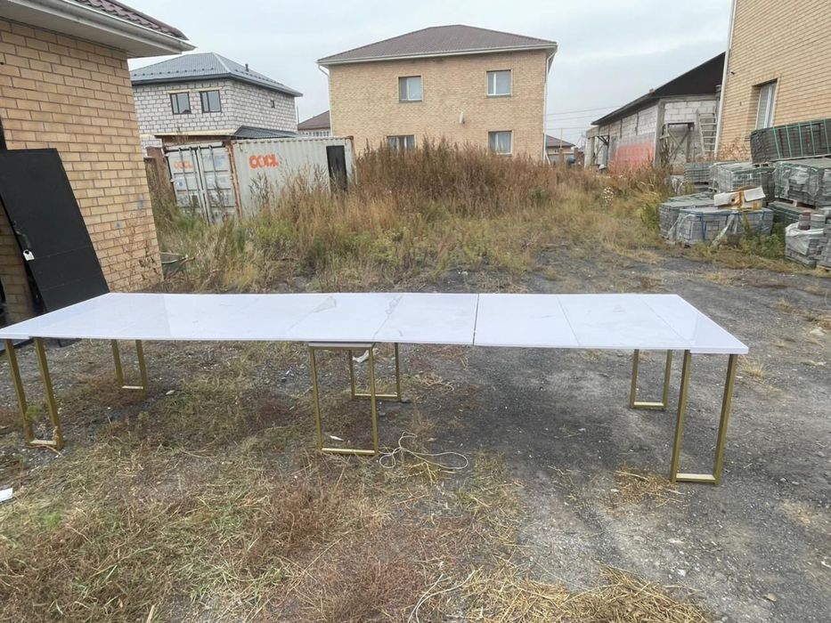 Срочно продам настольный стол