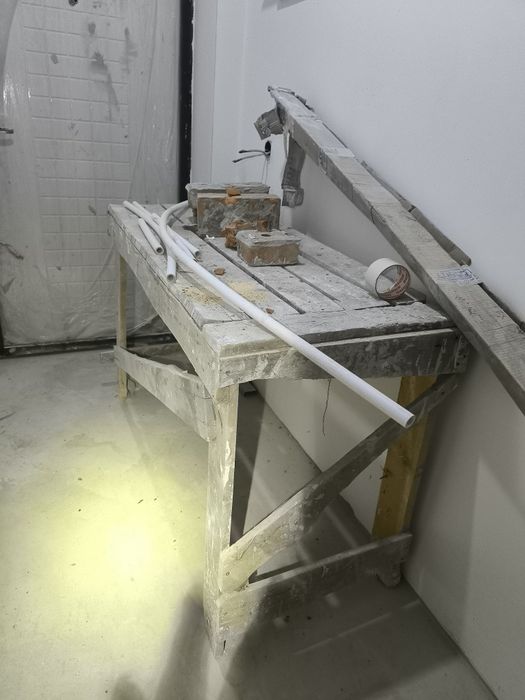 Отдам стремянку стол бесплатно