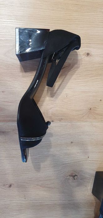 Дамски сандали на ток Goodin номер 38 нови