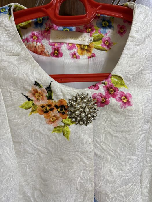 Платья б/у, недорого.