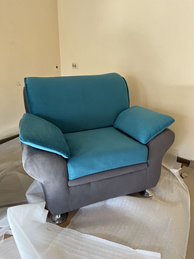 Перетяжка обивка реставрация мягкой мебели (диваны, кресла, стулья)
