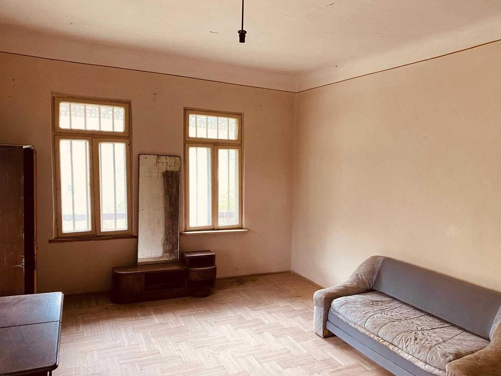 Oportunitate Casa cu etaj + Teren, Varfuri, Dambovita REDUS 5000 eur!!