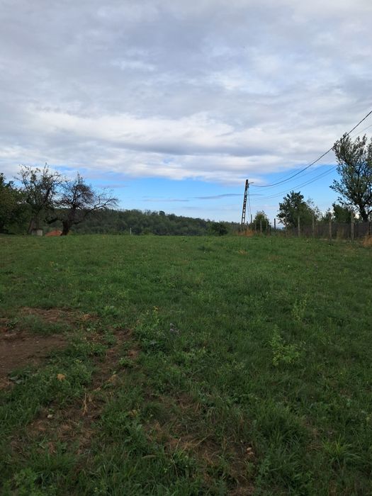 Teren intravilan de vânzare