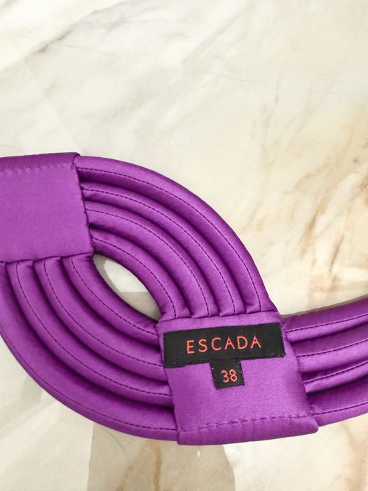 Escada пояс оригинал