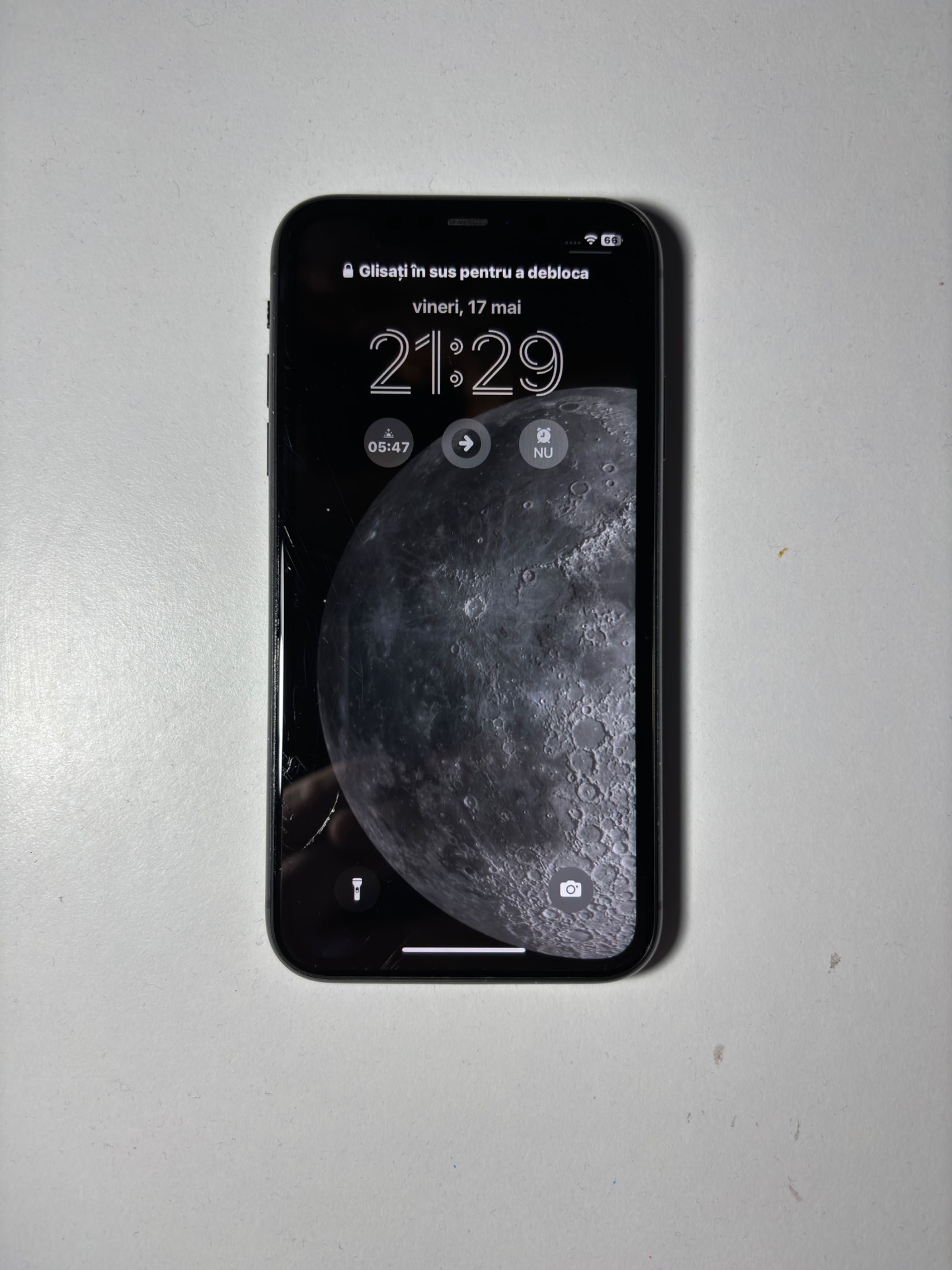 iPhone 11 - 64 gb negru