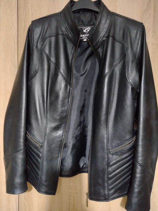 Vând jachetă piele nouă damă
