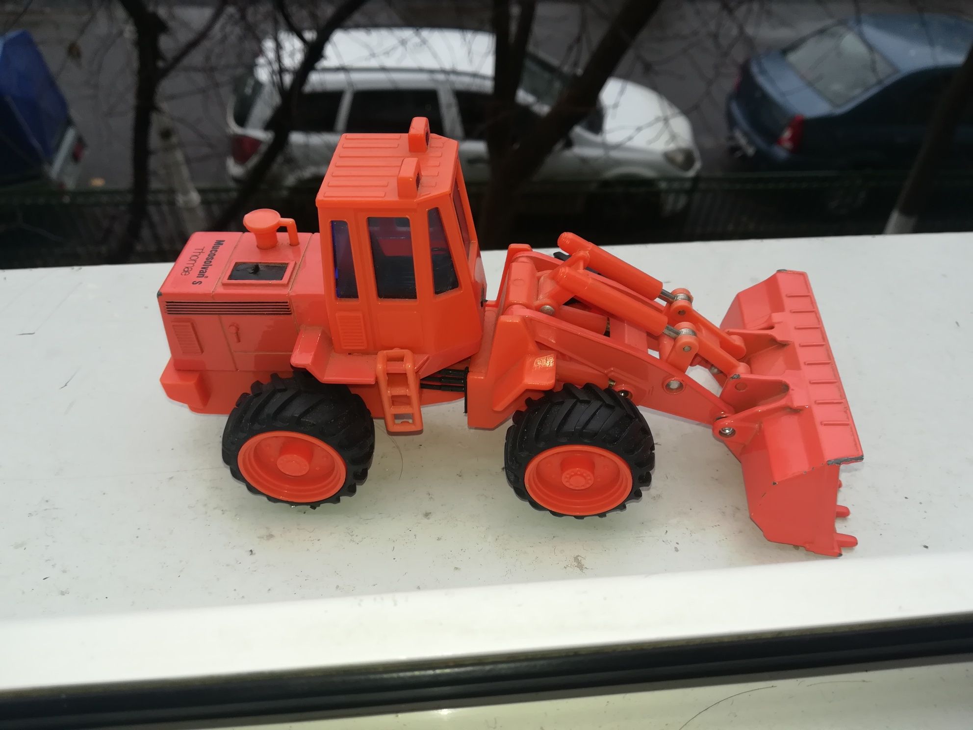 Tractor Maisto excavator utilaj jucarie burago siku buldozer