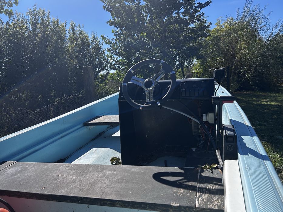 Barca si piridoc de vanzare