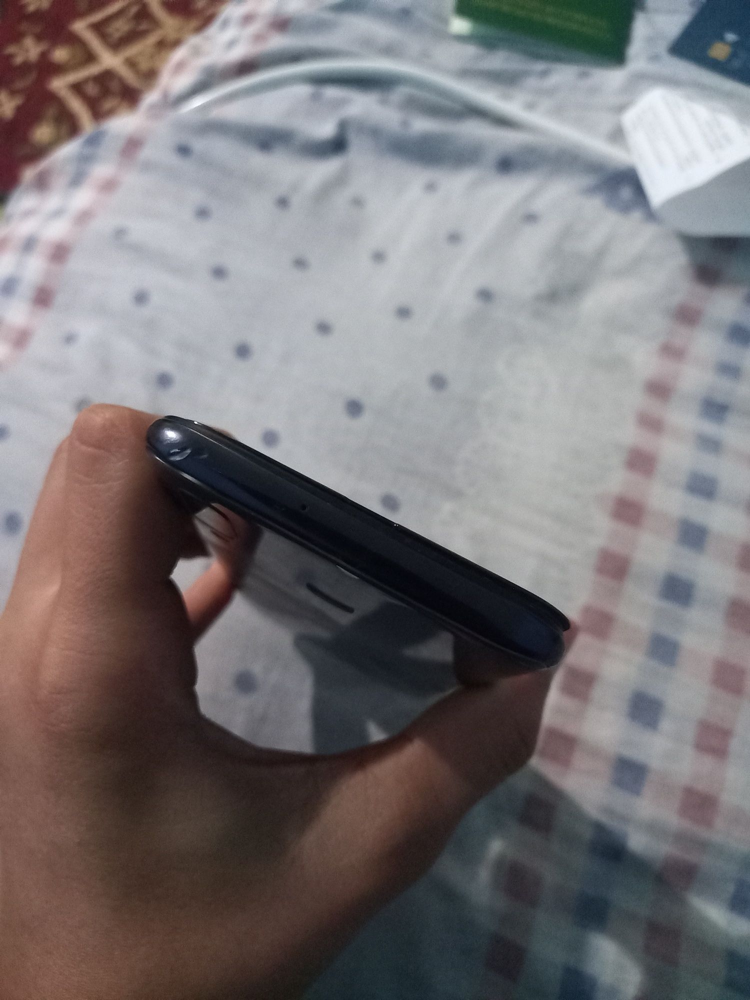 Samsung a40s japchasga ekrani kuygan almashtirsa qolgan hamma yeri