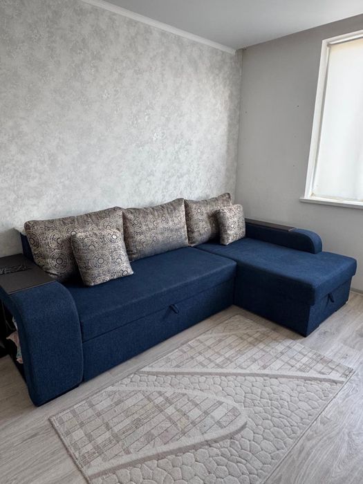 Продам диван угловой