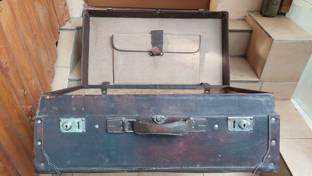 Valiza vintage din piele groasă (,,talpă") vechime 120 ani