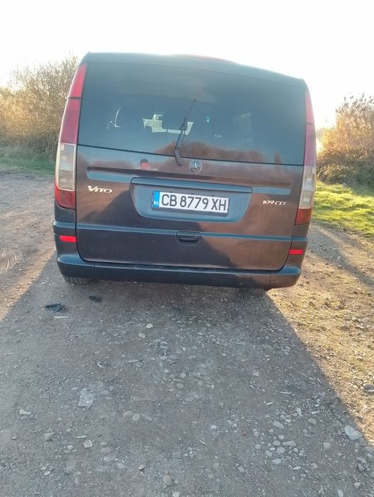 Продавам Мерцедес вито