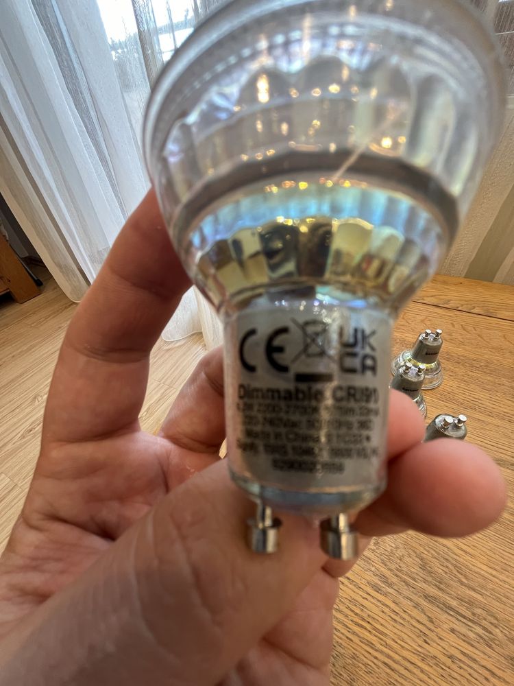 Bec LED Philips spot GU10 6.2W 575lm lumina calda 2700 K, dimabil