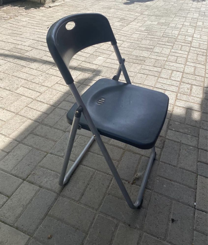 Продам б/у раскладные стулья