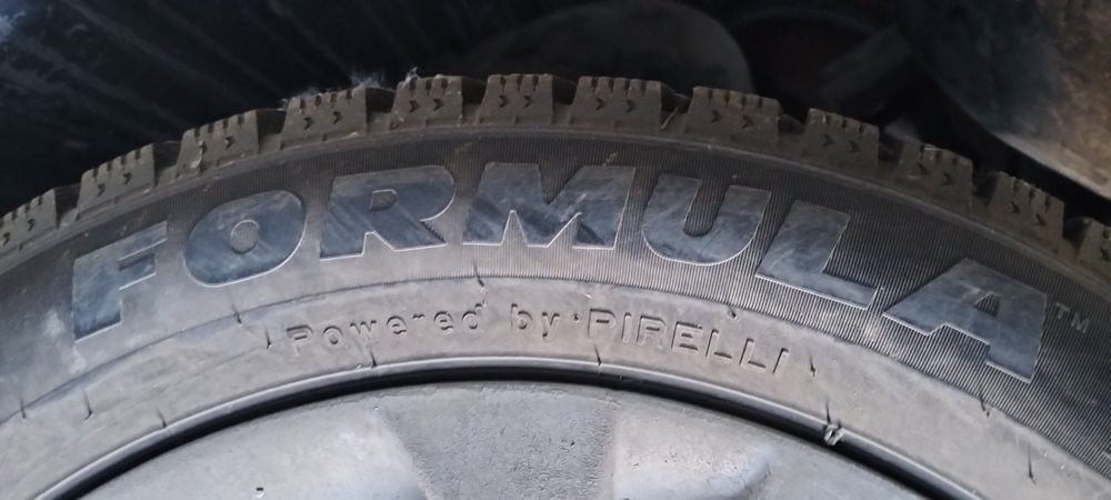 Продам зимние шины с дисками