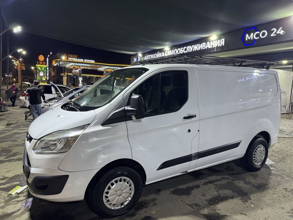 Ford transit custom sotiladi
