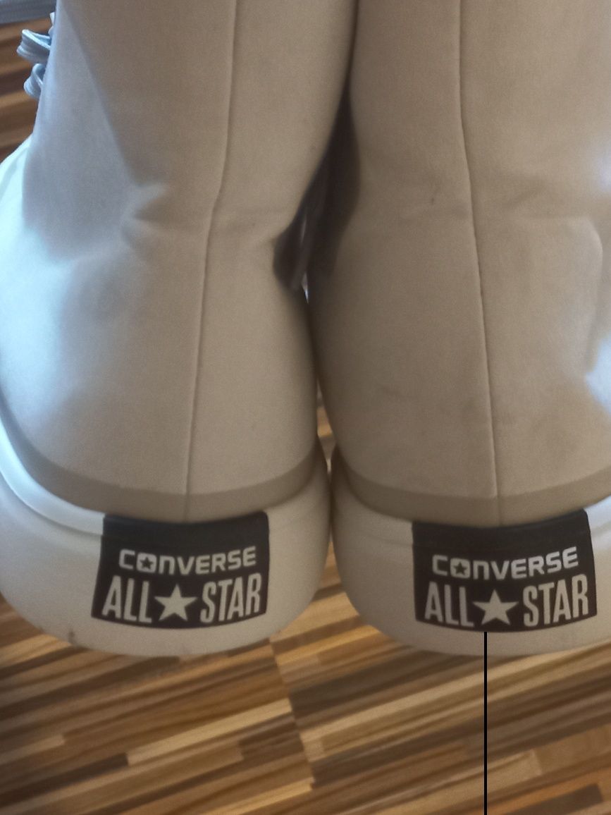 Converse mărimea 44