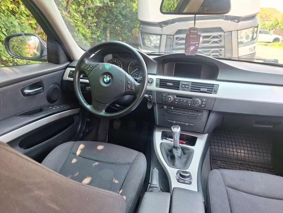 Bmw e90 facelift 184cp 2011