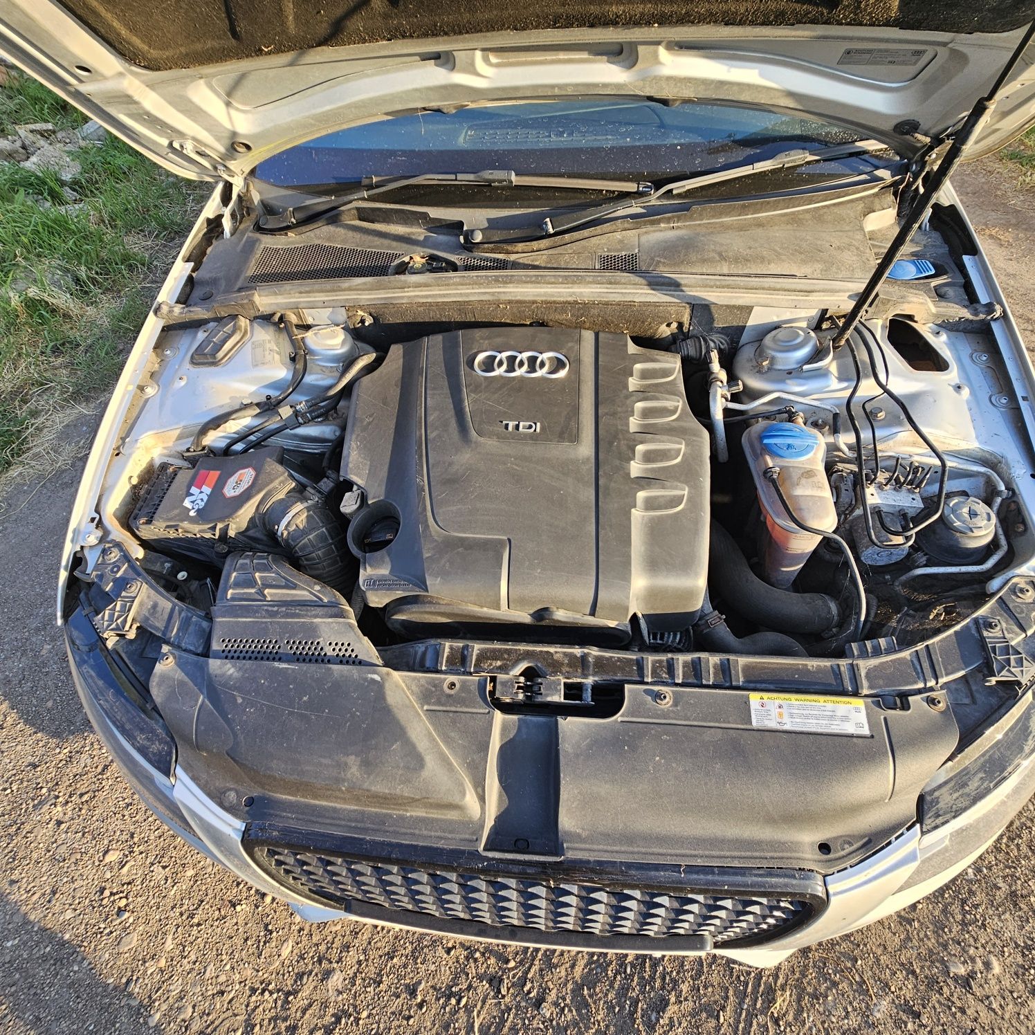 A4 B8 . S4 пакет  2.0 дизел 170к.с 2011г 
НА ЧАСТИ САМО