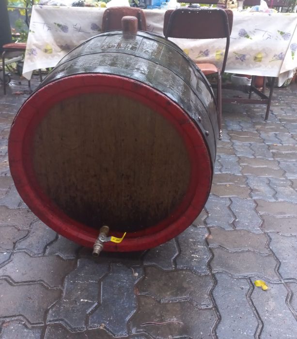 Butoi de lemn 250L pentru vin /Țuica _stare foarte bună
