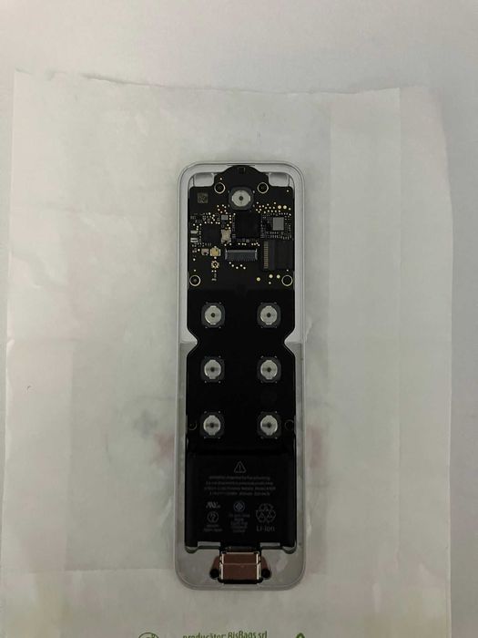 Apple Remote A1513 (funcțională, desfăcută)