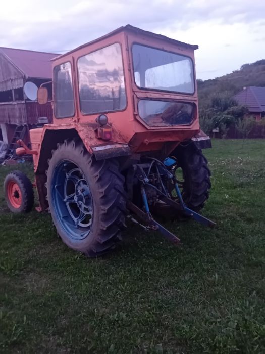 Vând tractor U650