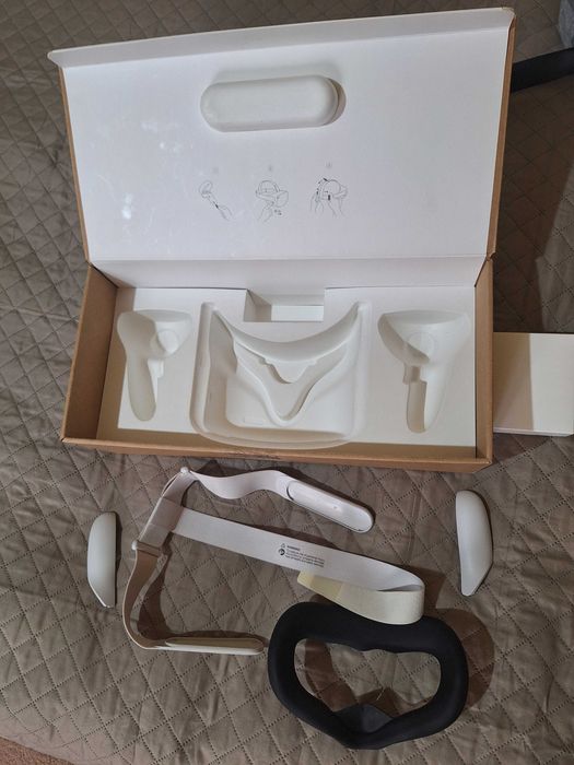 Consola VR Meta Quest 2 + accesorii
