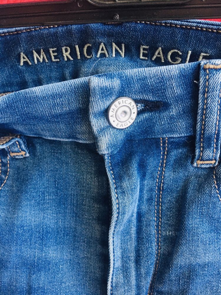 Дънки- Tommy Jeans, American Eagle и Guess