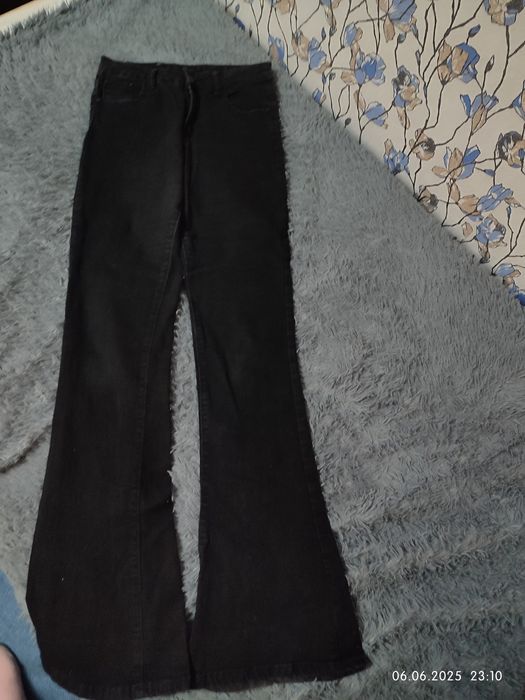 Продам женские джинсы, в карусели